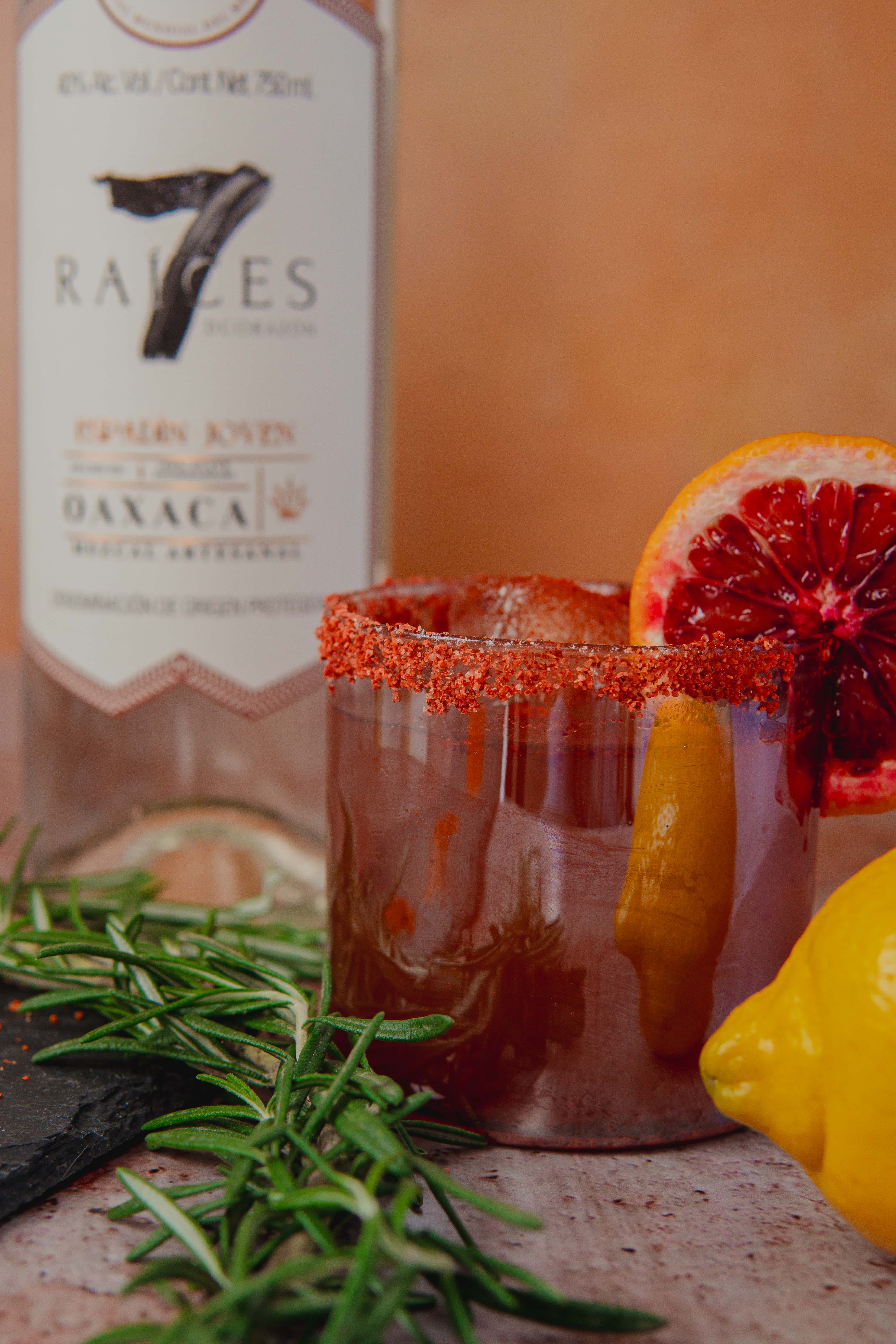 Cóctel cítricos con mezcal 7 Raíces